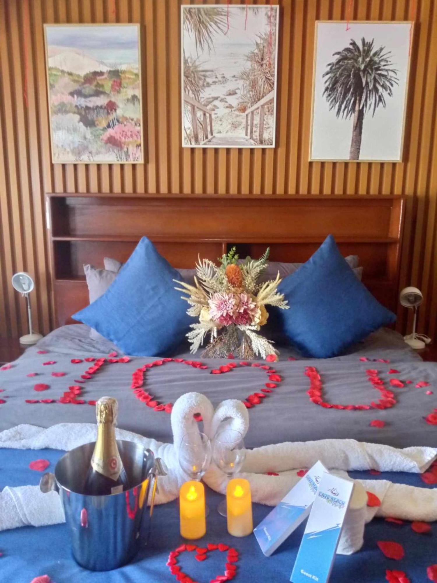 Cave Beach Resort Boutique Luxury Accomodation Dingalan Eksteriør billede